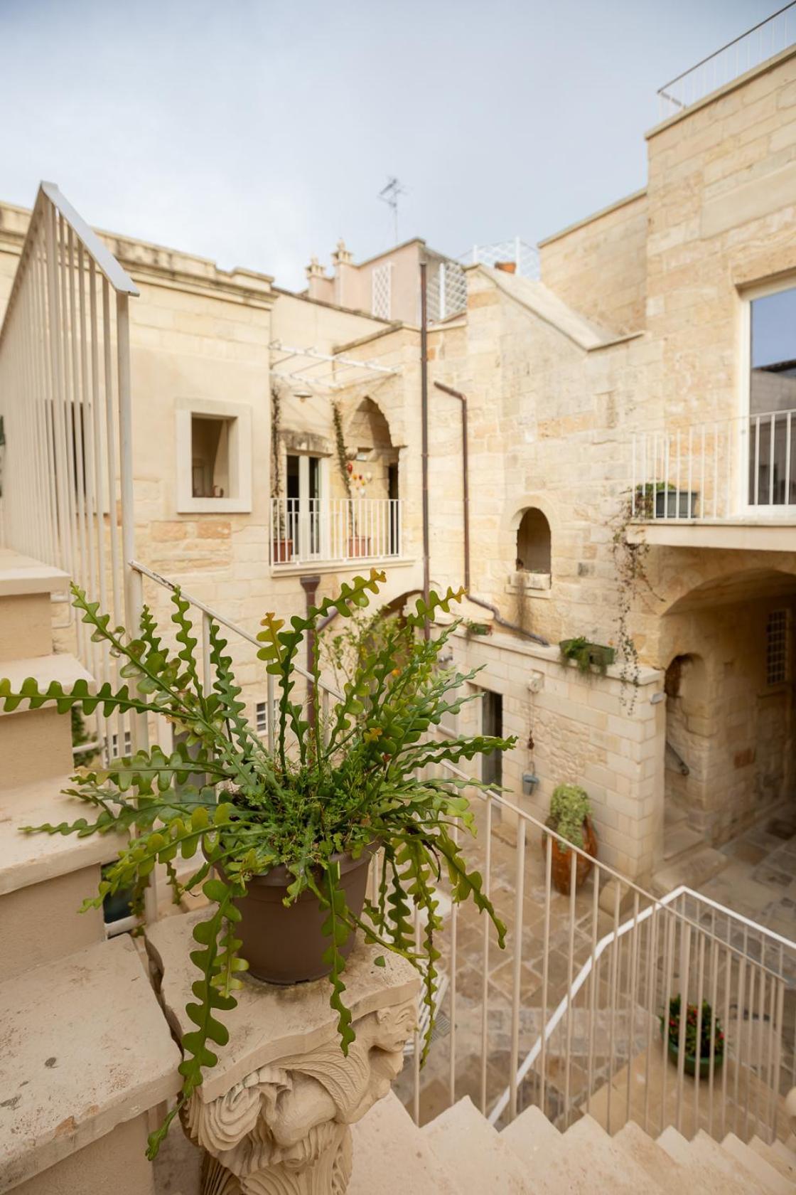 Palazzo Sant'Anna Lecce Exterior foto
